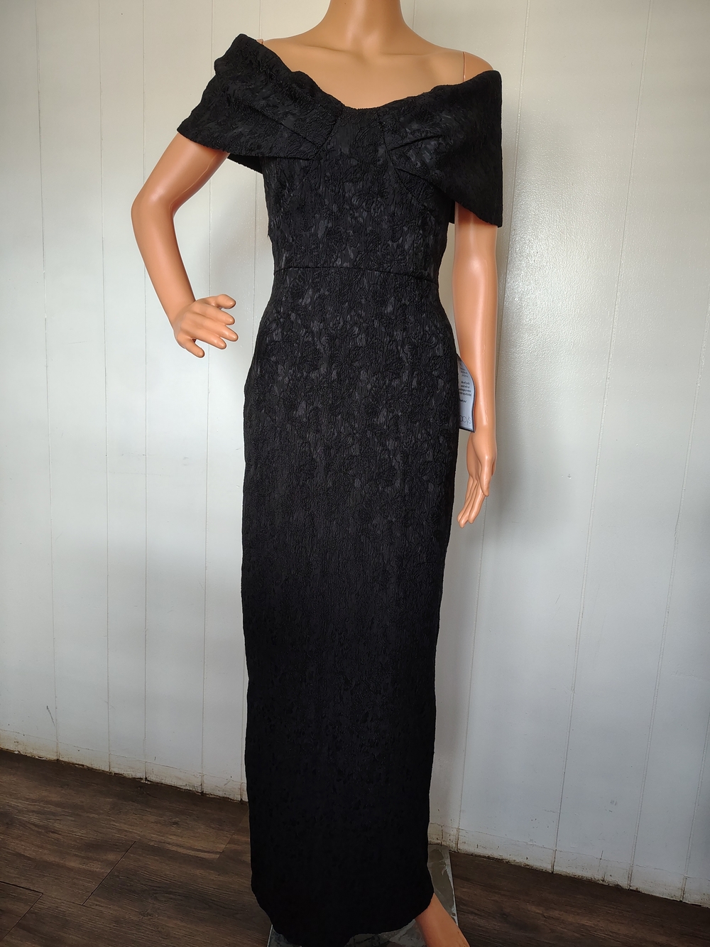 NWT Betsy & Adam Black Off-The-Shoulder Jacquard Gown Dress Size 6